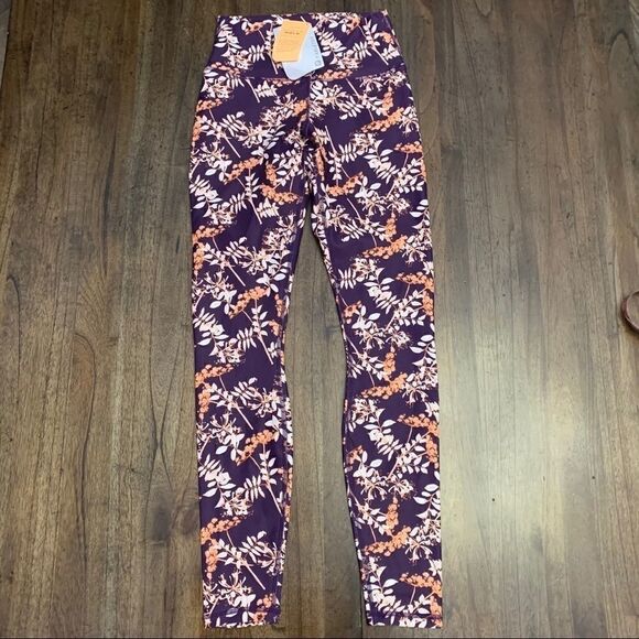 Fabletics High Waisted Printed Powerhold Leggings - Picture 4 of 6